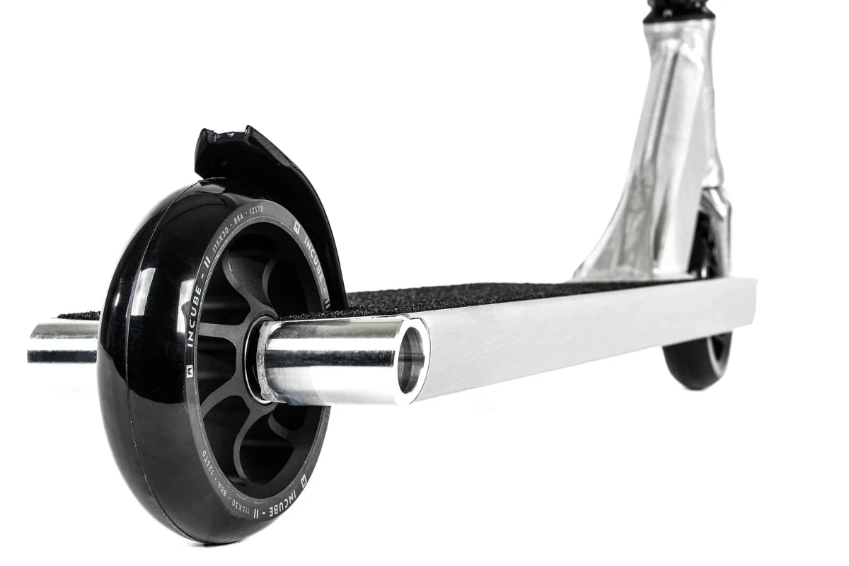 4306-ethic-dtc-pandora-large-complete-scooter-brushed-2.webp Ethic DTC Pandora Large Complete Scooter - Brushed